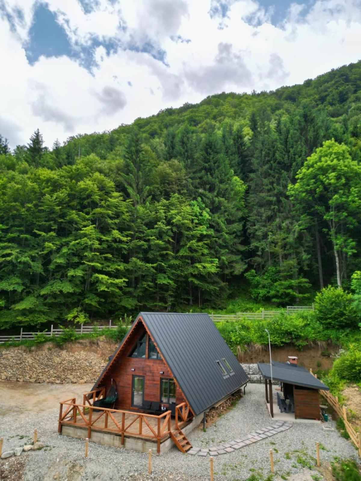 Wild Cabin Malaia Zewnętrze zdjęcie